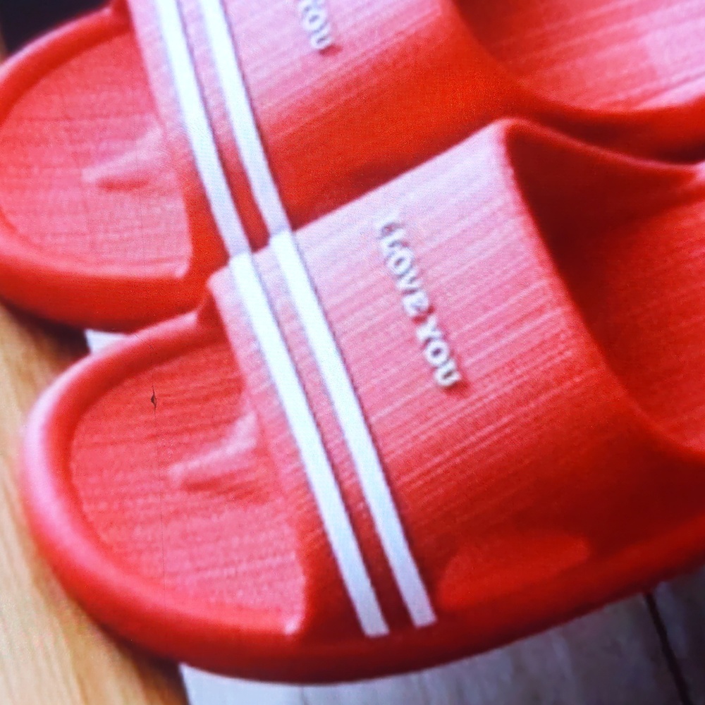 Open Toe Slipper with Drainage Hole for Beach, Showers (Used) - Picture 3 of 4